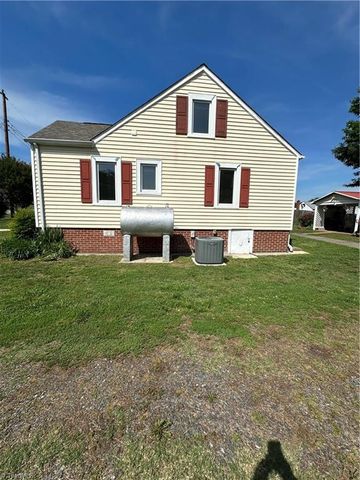 153 Green Street, Mount Airy, NC 27030