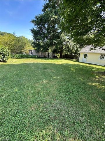 153 Green Street, Mount Airy, NC 27030