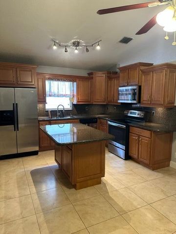 10332 Brookville Lane, Boca Raton, FL 33428