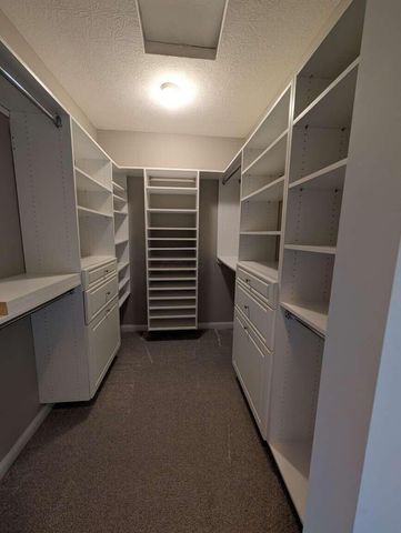 927 Pinnacle Club Drive, Grove City, OH 43123