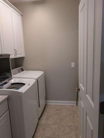 927 Pinnacle Club Drive, Grove City, OH 43123