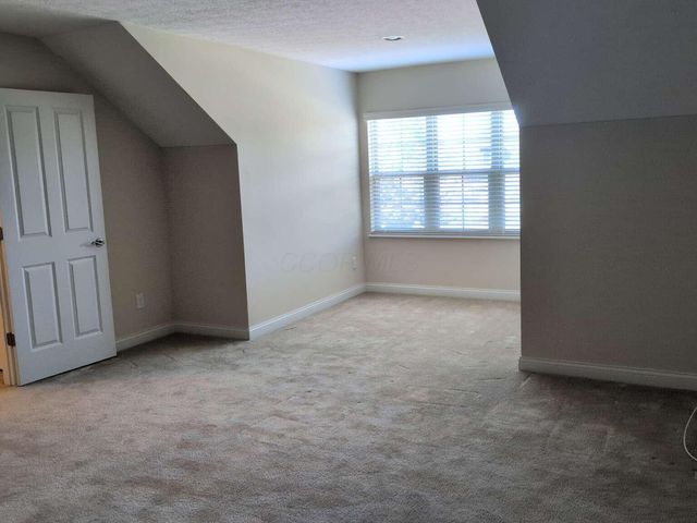 927 Pinnacle Club Drive, Grove City, OH 43123