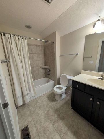 927 Pinnacle Club Drive, Grove City, OH 43123
