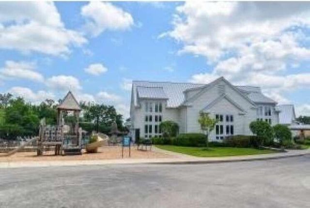 927 Pinnacle Club Drive, Grove City, OH 43123