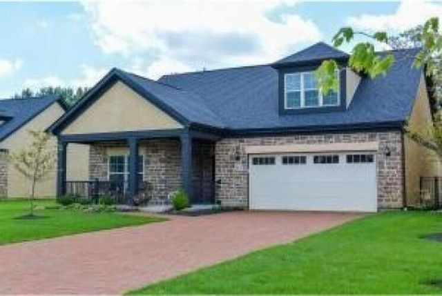 927 Pinnacle Club Drive, Grove City, OH 43123