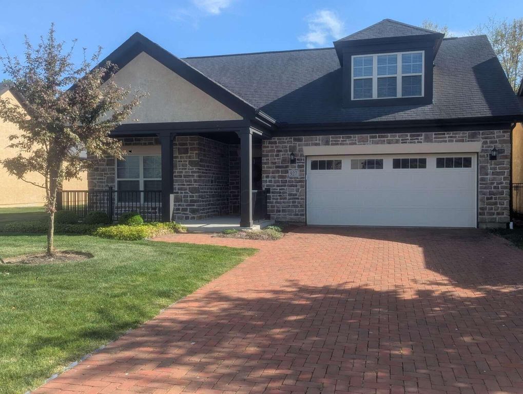 927 Pinnacle Club Drive, Grove City, OH 43123