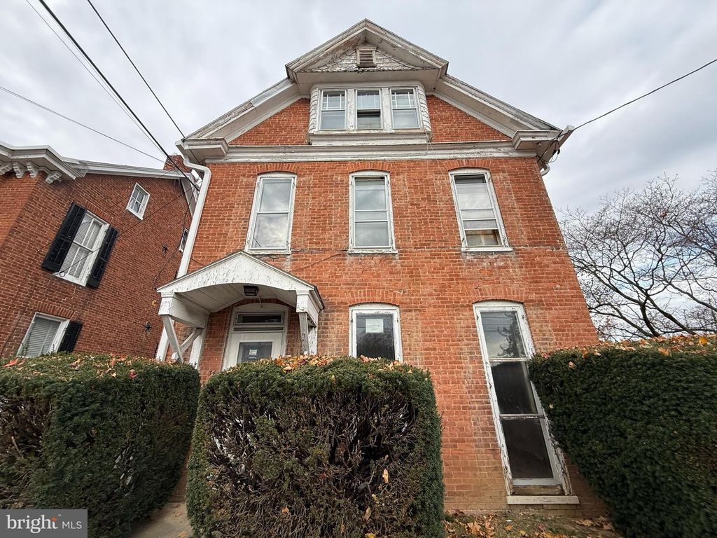 34 CLAYTON AVENUE, Waynesboro, PA 17268