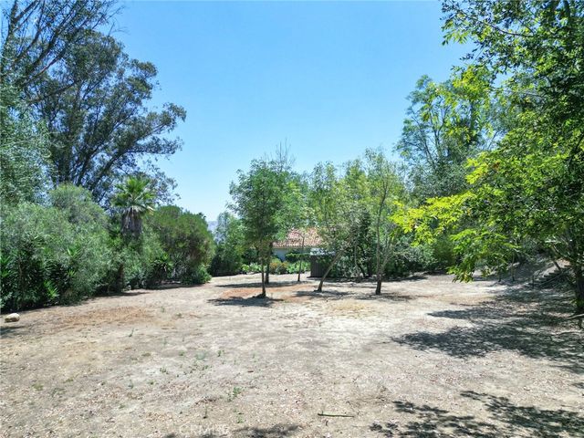 50237210 Skyline View, Santa Ana, CA 92705