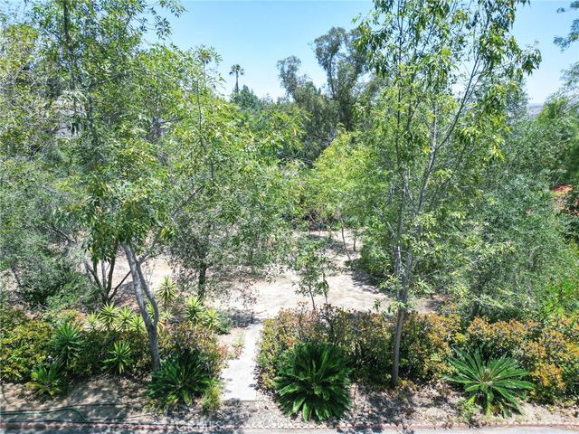 50237210 Skyline View, Santa Ana, CA 92705