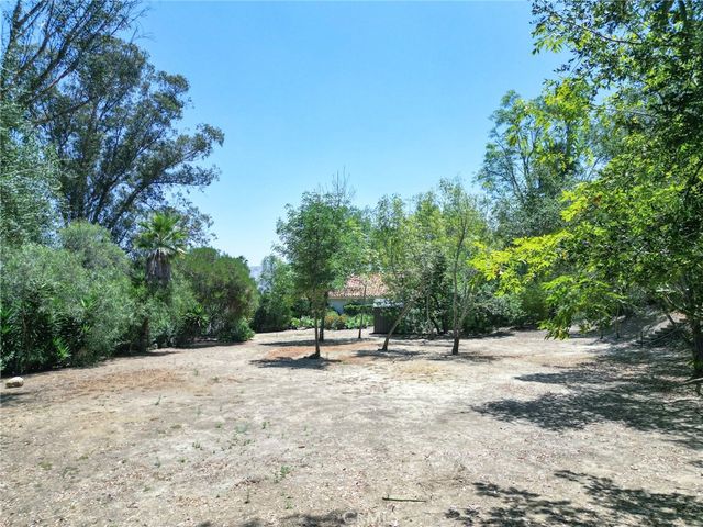 50237210 Skyline View, Santa Ana, CA 92705
