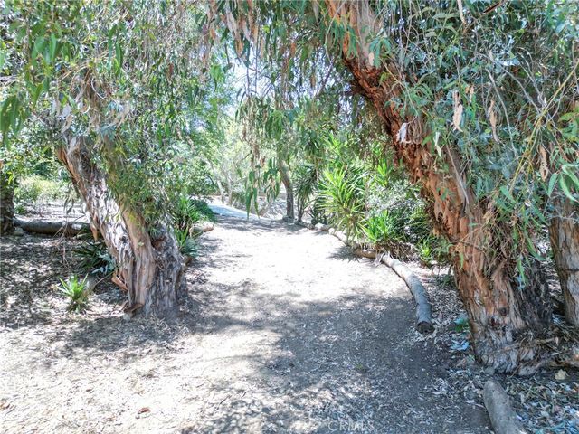 50237210 Skyline View, Santa Ana, CA 92705