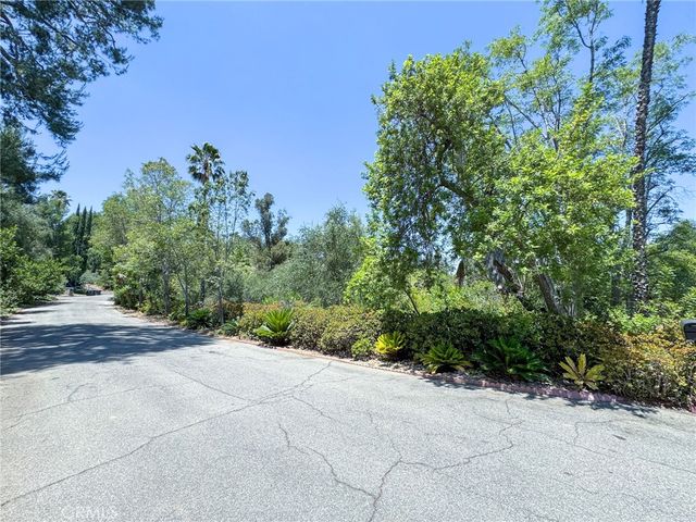 50237210 Skyline View, Santa Ana, CA 92705
