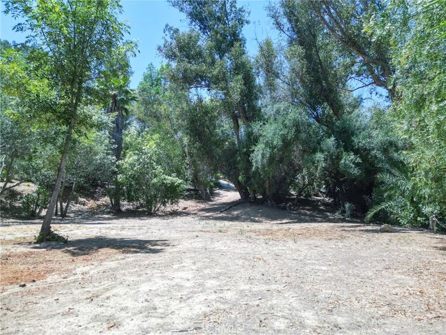 50237210 Skyline View, Santa Ana, CA 92705