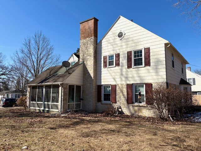 12 E Rockwell STREET, Elkhorn, WI 53121