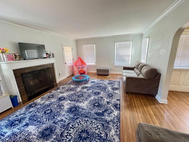 12 E Rockwell STREET, Elkhorn, WI 53121