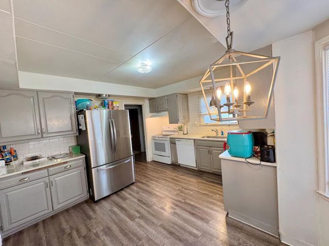 12 E Rockwell STREET, Elkhorn, WI 53121