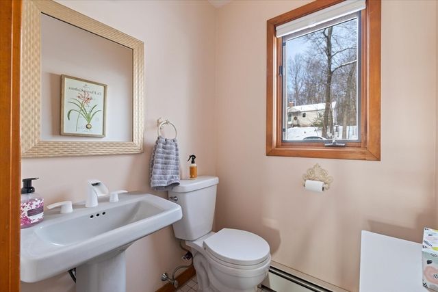 40 Hillcrest Ave, Worcester, MA 01602