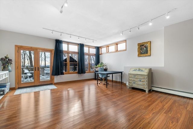 40 Hillcrest Ave, Worcester, MA 01602