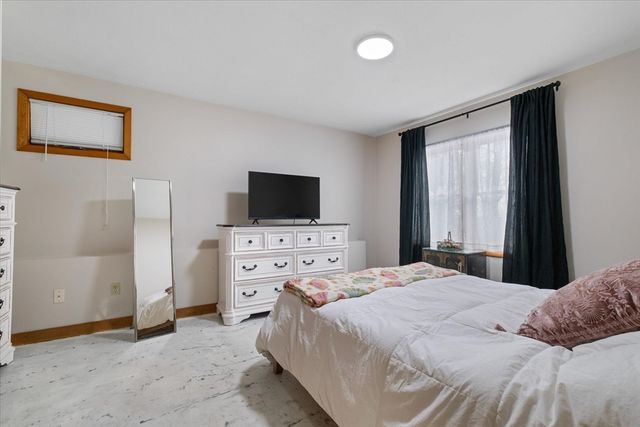 40 Hillcrest Ave, Worcester, MA 01602