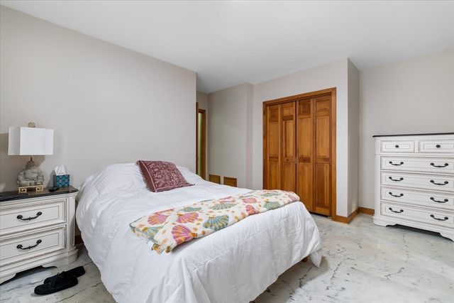 40 Hillcrest Ave, Worcester, MA 01602