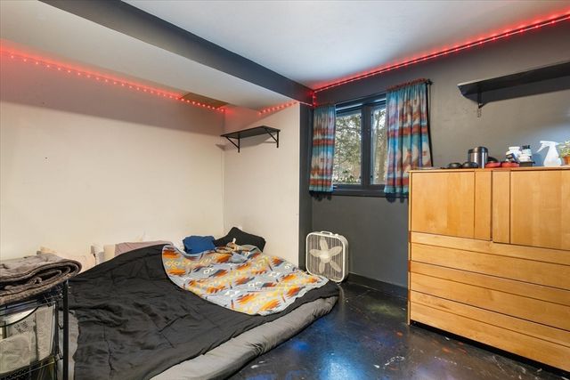 40 Hillcrest Ave, Worcester, MA 01602