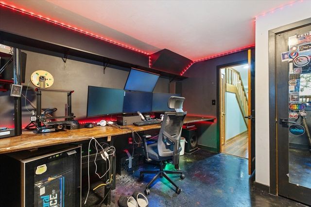 40 Hillcrest Ave, Worcester, MA 01602