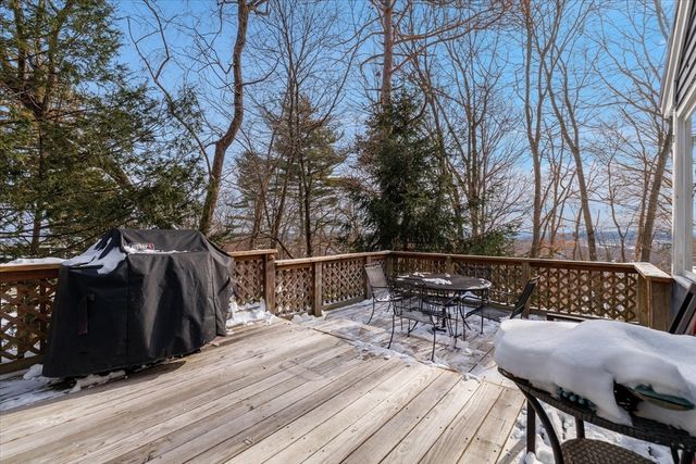 40 Hillcrest Ave, Worcester, MA 01602