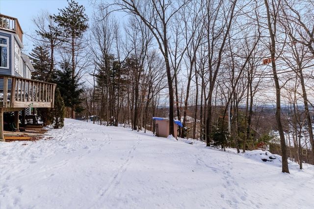 40 Hillcrest Ave, Worcester, MA 01602