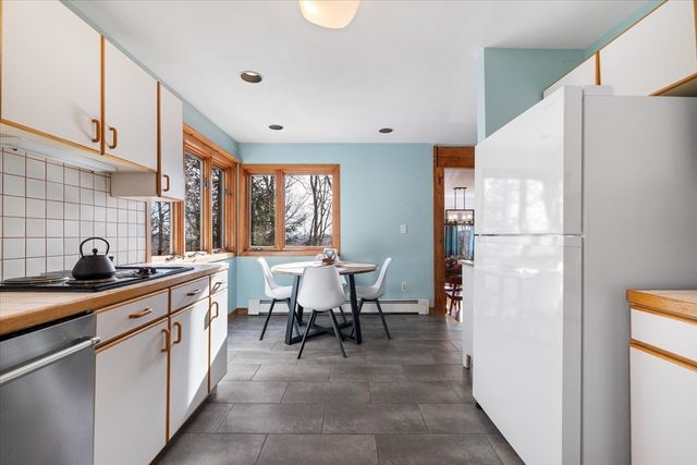 40 Hillcrest Ave, Worcester, MA 01602