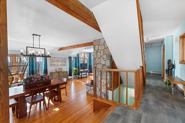 40 Hillcrest Ave, Worcester, MA 01602