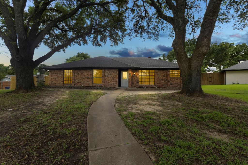 5302 Anchor Cove Circle, Garland, TX 75043