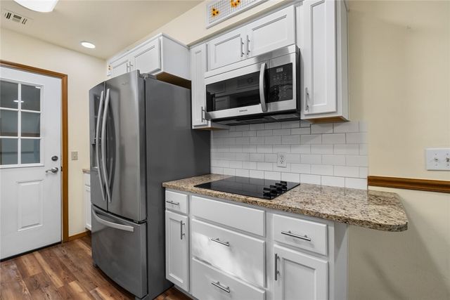 7 Kenilworth Drive, Bella Vista, AR 72714