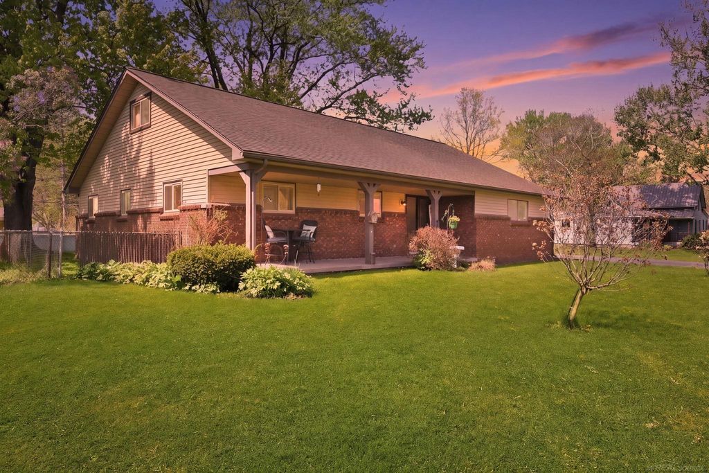 24960 Trombley Street, Harrison Twp, MI 48045