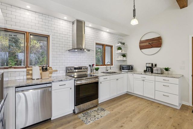 N5630 Thunderbird Road, Portage, WI 53901