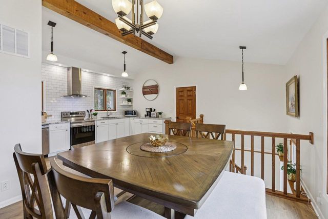 N5630 Thunderbird Road, Portage, WI 53901