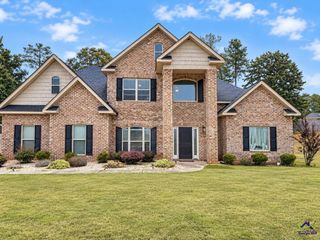 102 Timber Ridge Circle, Byron, GA 31008