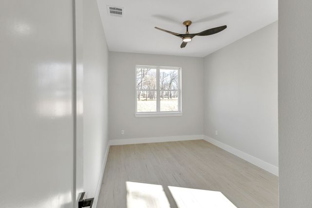 320 Splitrail Drive, Mabank, TX 75143