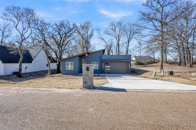 320 Splitrail Drive, Mabank, TX 75143