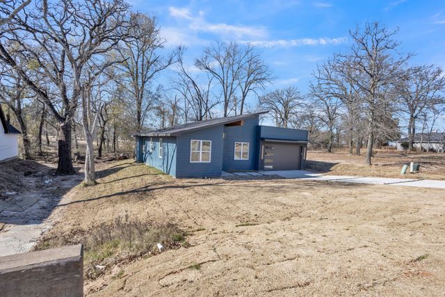 320 Splitrail Drive, Mabank, TX 75143