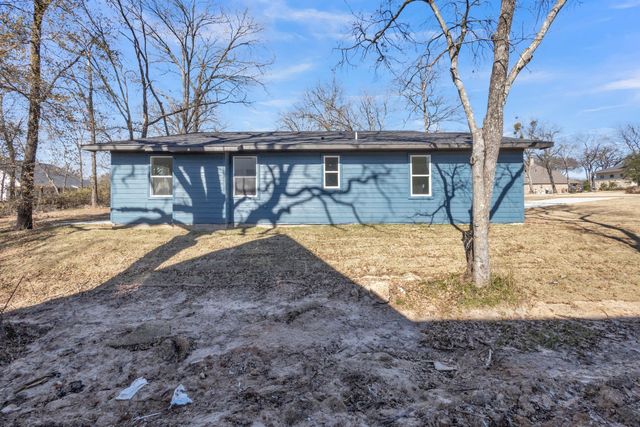 320 Splitrail Drive, Mabank, TX 75143
