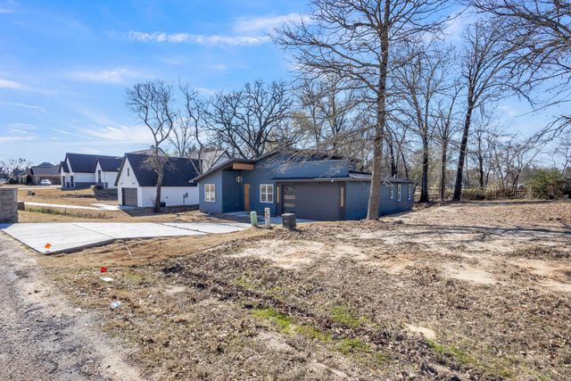 320 Splitrail Drive, Mabank, TX 75143