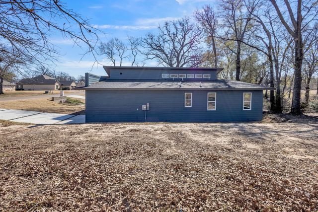 320 Splitrail Drive, Mabank, TX 75143