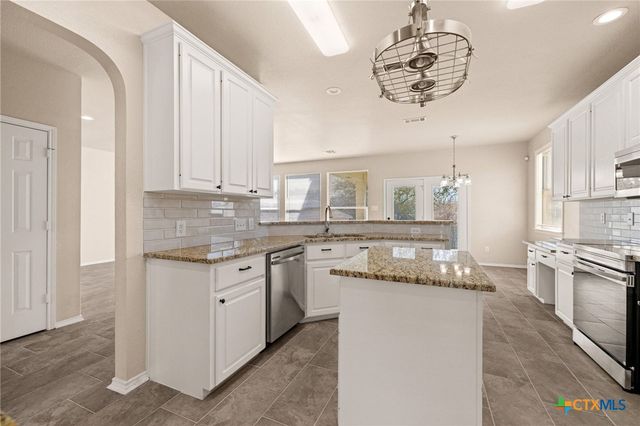 121 E Deer Horn Pass, Harker Heights, TX 76548