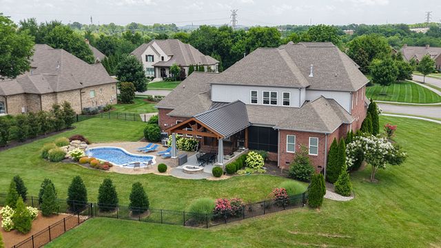 1260 Potter Ln, Gallatin, TN 37066