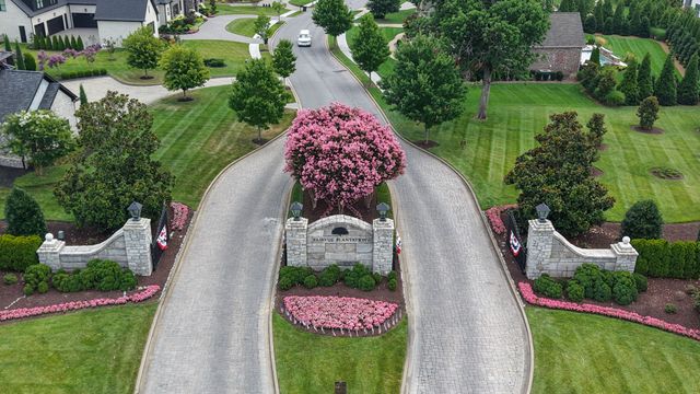 1260 Potter Ln, Gallatin, TN 37066