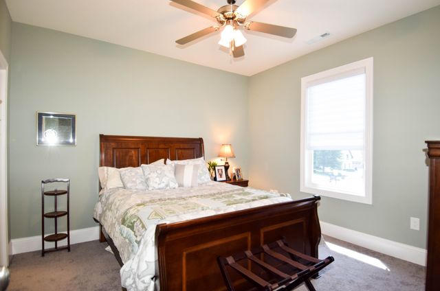 1260 Potter Ln, Gallatin, TN 37066