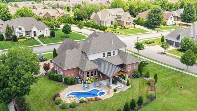 1260 Potter Ln, Gallatin, TN 37066
