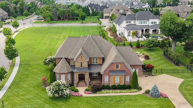 1260 Potter Ln, Gallatin, TN 37066