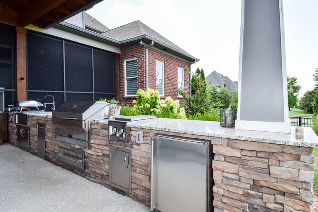1260 Potter Ln, Gallatin, TN 37066