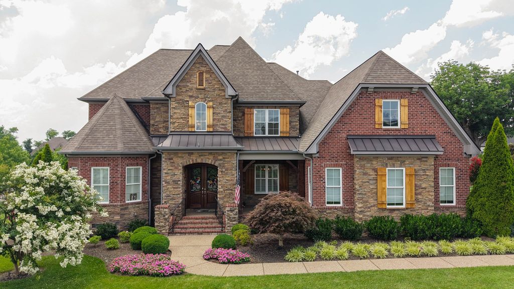 1260 Potter Ln, Gallatin, TN 37066